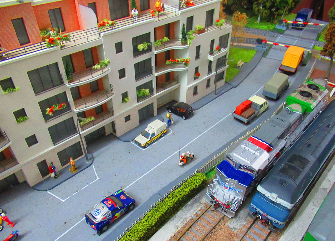 Au passae à niveau, fin de la ville