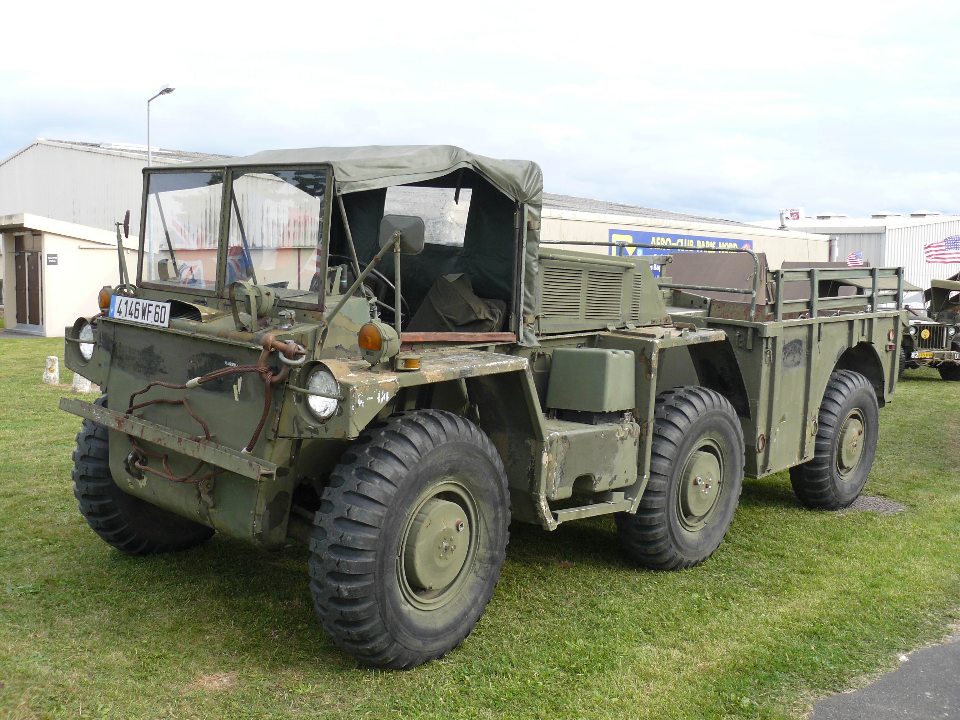 Gama_Boat_M561_Bernes_Sur_Oise_Avril_2011.jpg