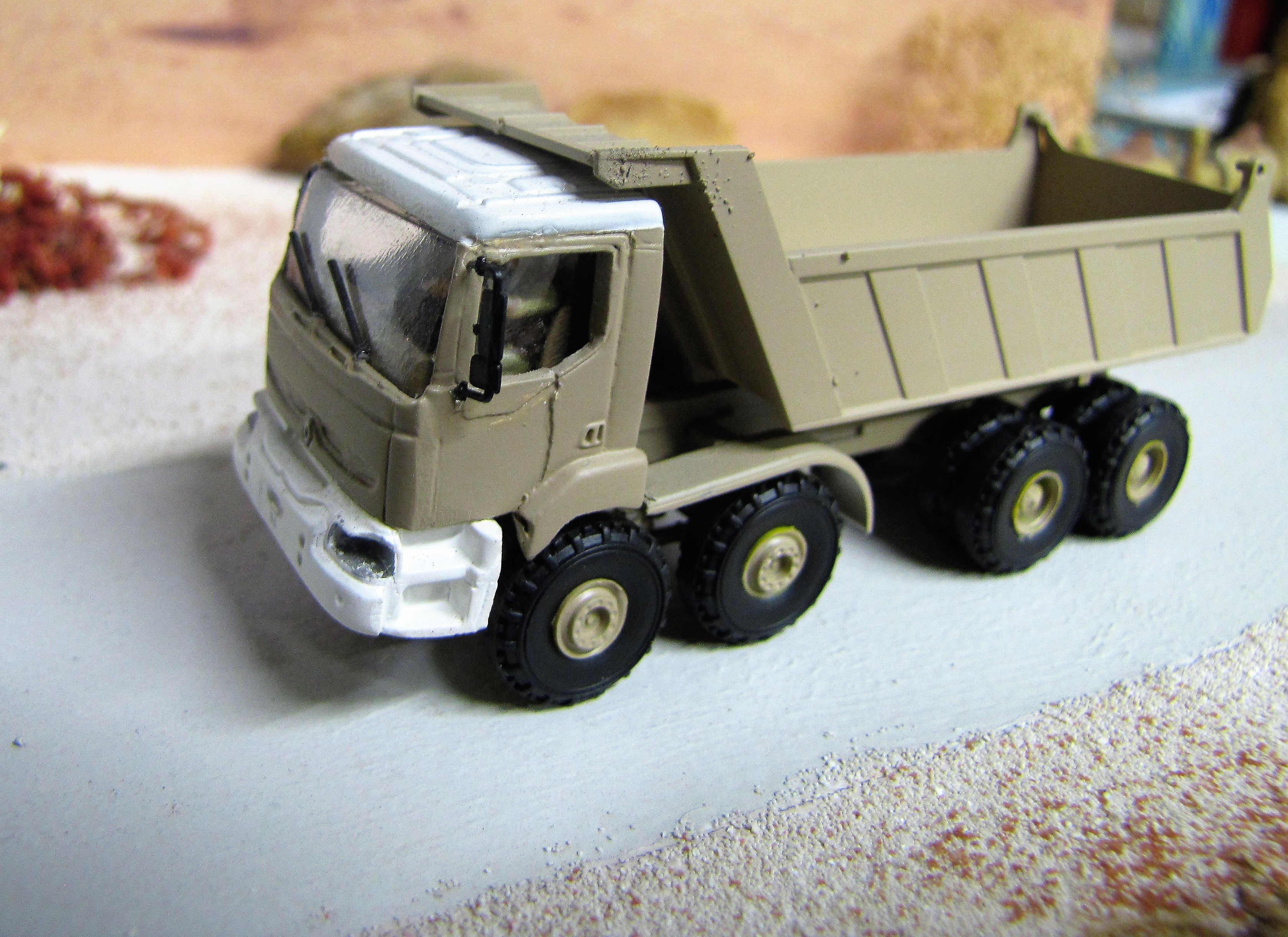 kerax 8x4
