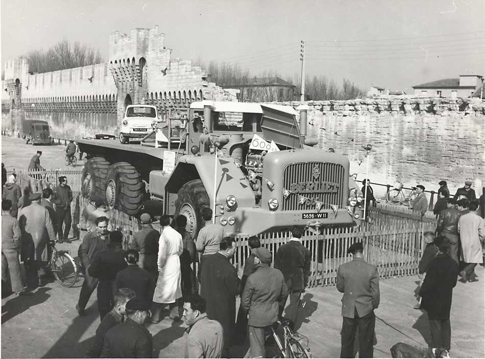 T100-N°1-Avignon-départ-Maroc-1958.jpg