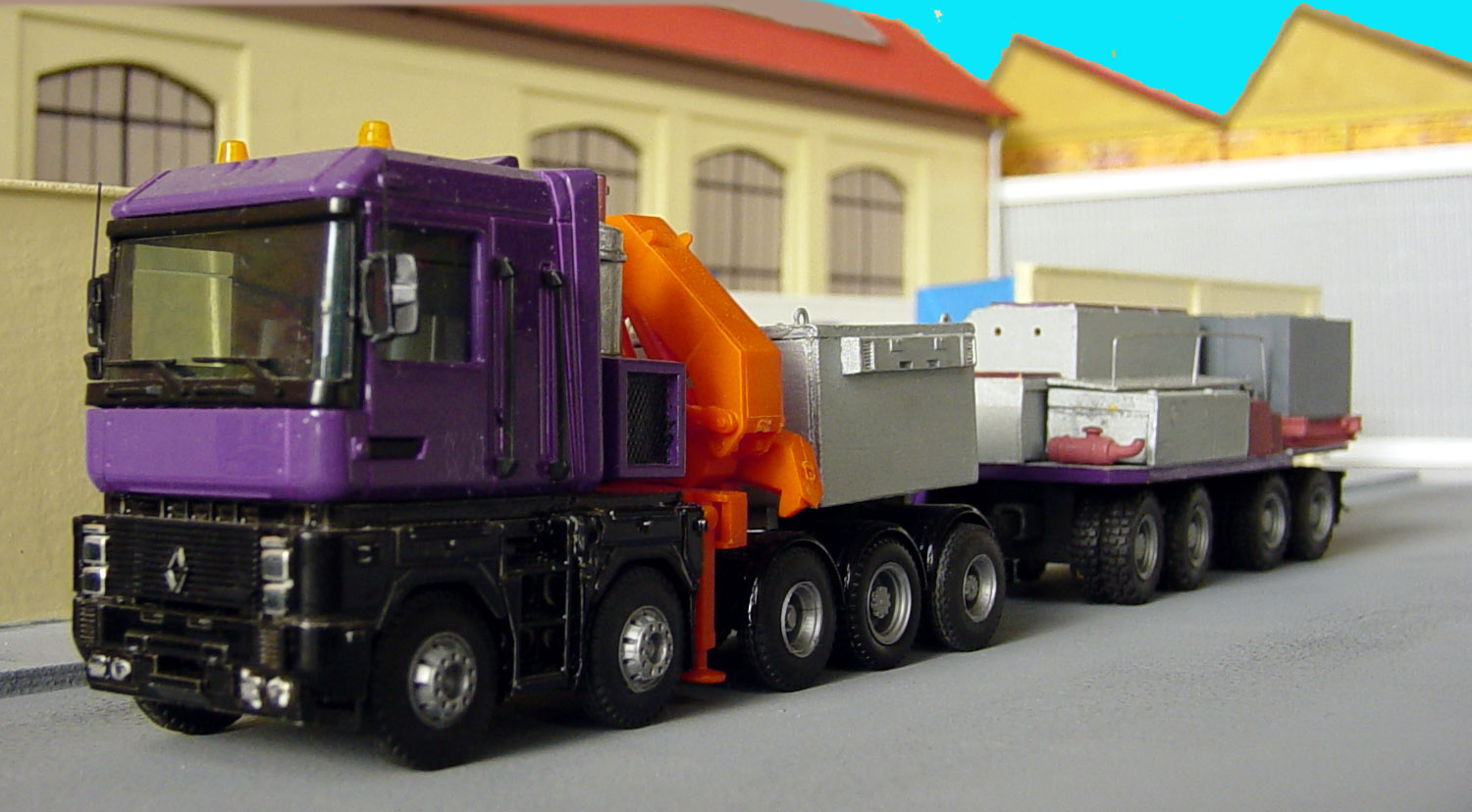 Magnum 10x4 +truck 8x8.jpg