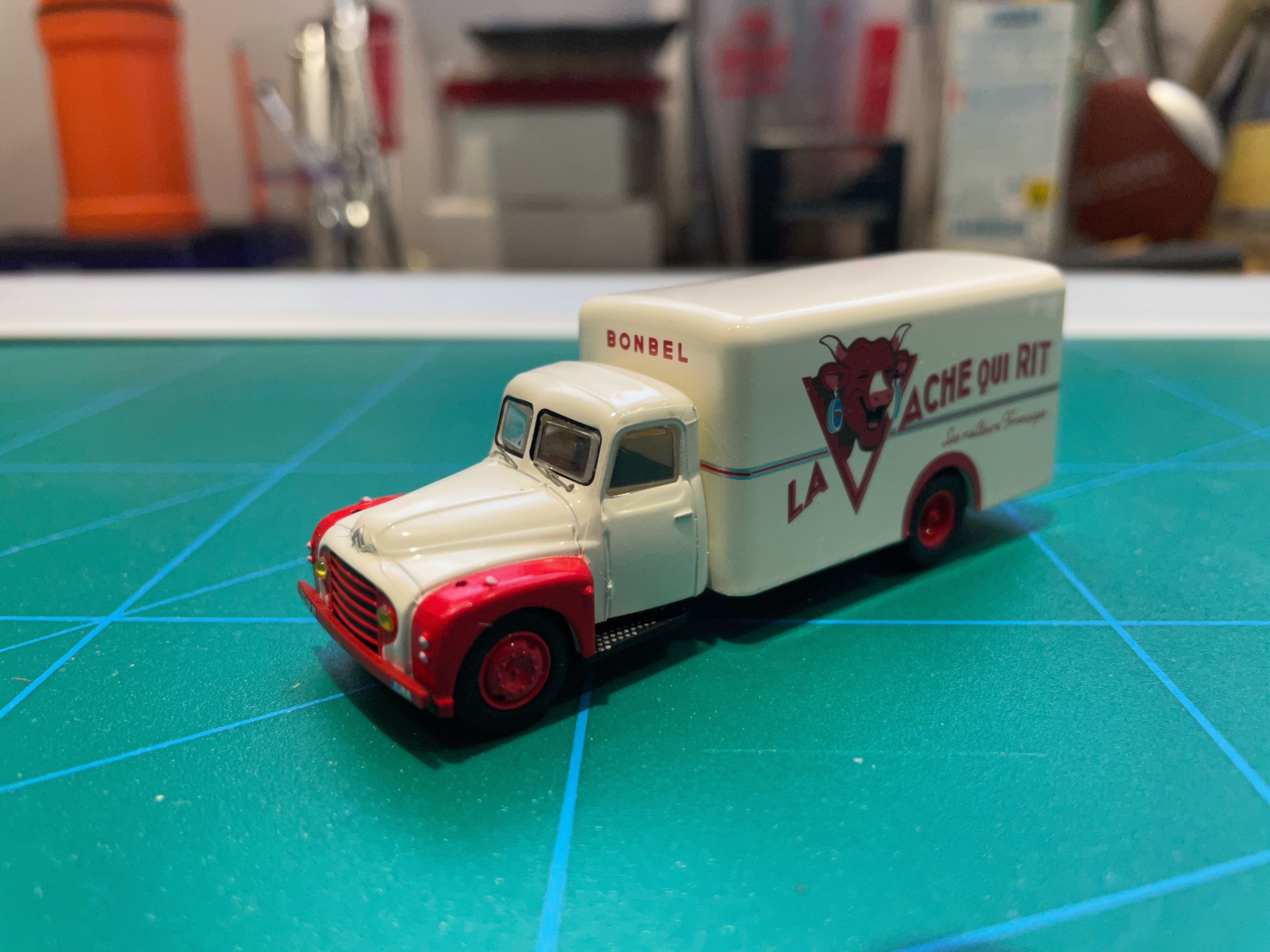 Citroen 55 Vache Qui Rit.jpg