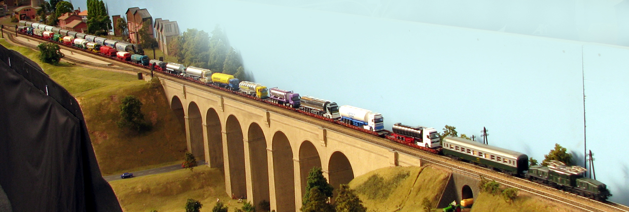 Les véhicules routiers appartiennent à Patrick PAILLEUX.