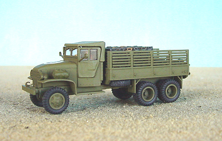 MILITAIRE GMC 6X6 TRANSPORT JERICANS.JPG