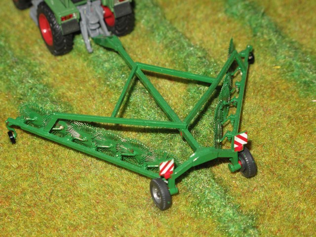 John Deere andaineur WR 12.JPG