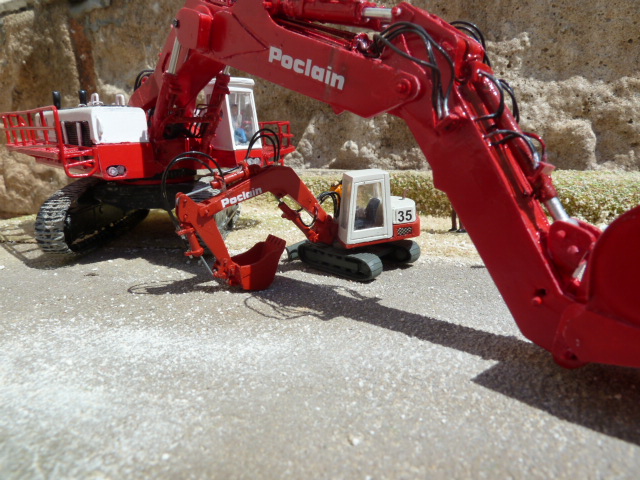 POCLAIN 1000M1 et une 35