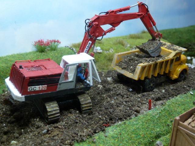 POCLAIN GC 120 et BERLIET GLM 10