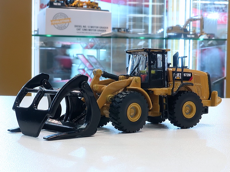 diecastmasters-2019-06-005g.jpg