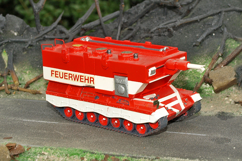 Un char Léopard comme citerne à eau pour les pompiers