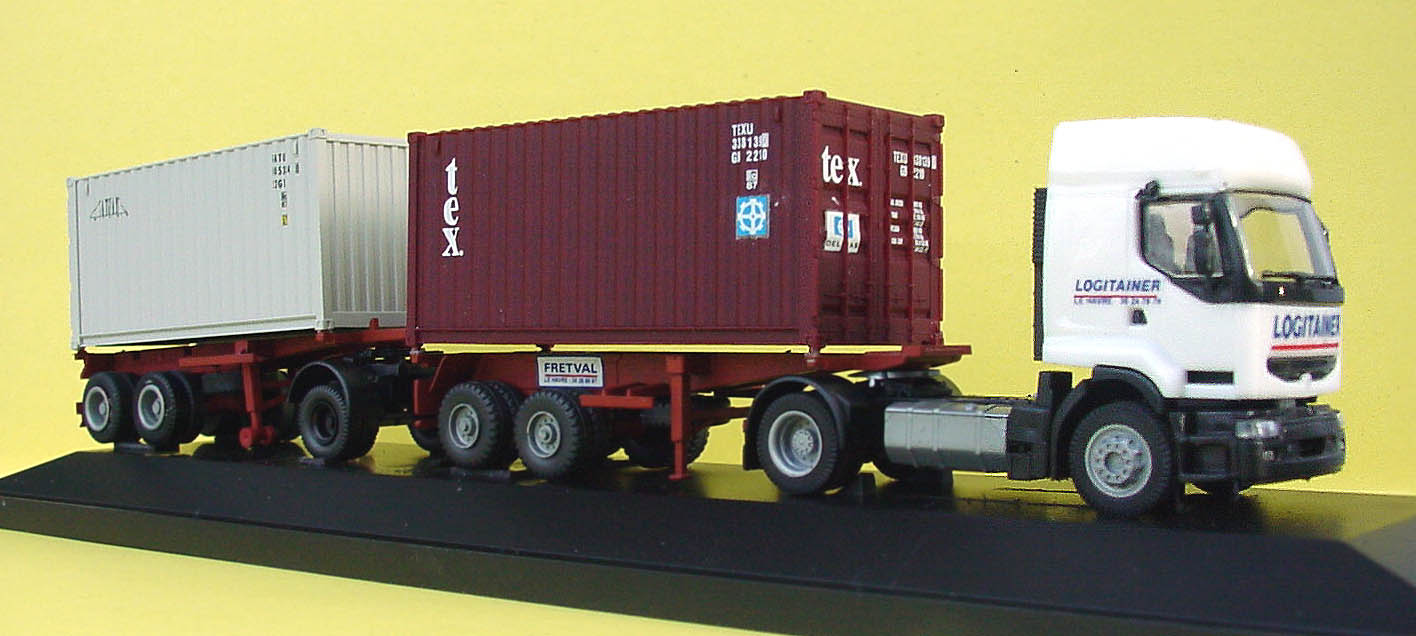 DUFOUR Premium train de conteneurs 3.jpg