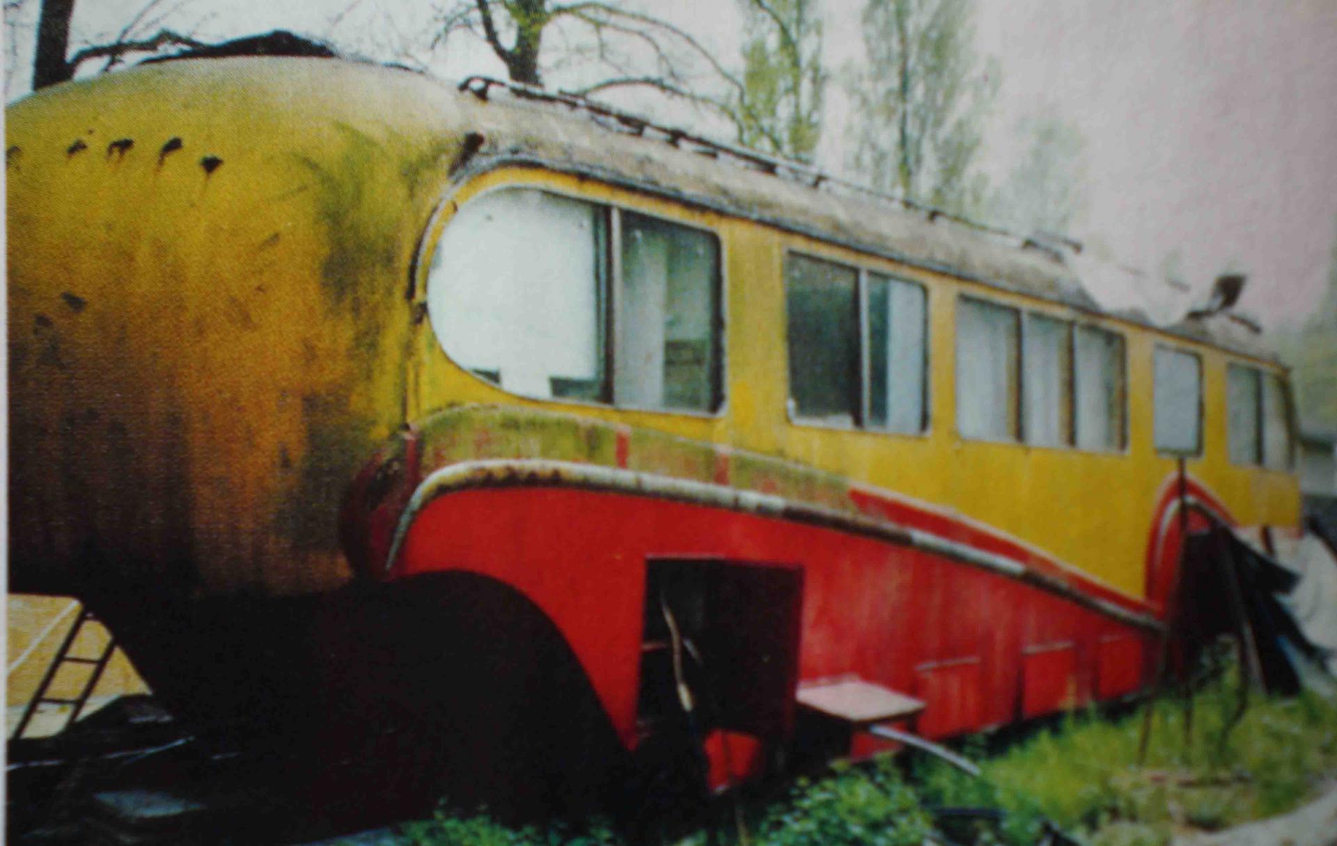 R (1).jpg