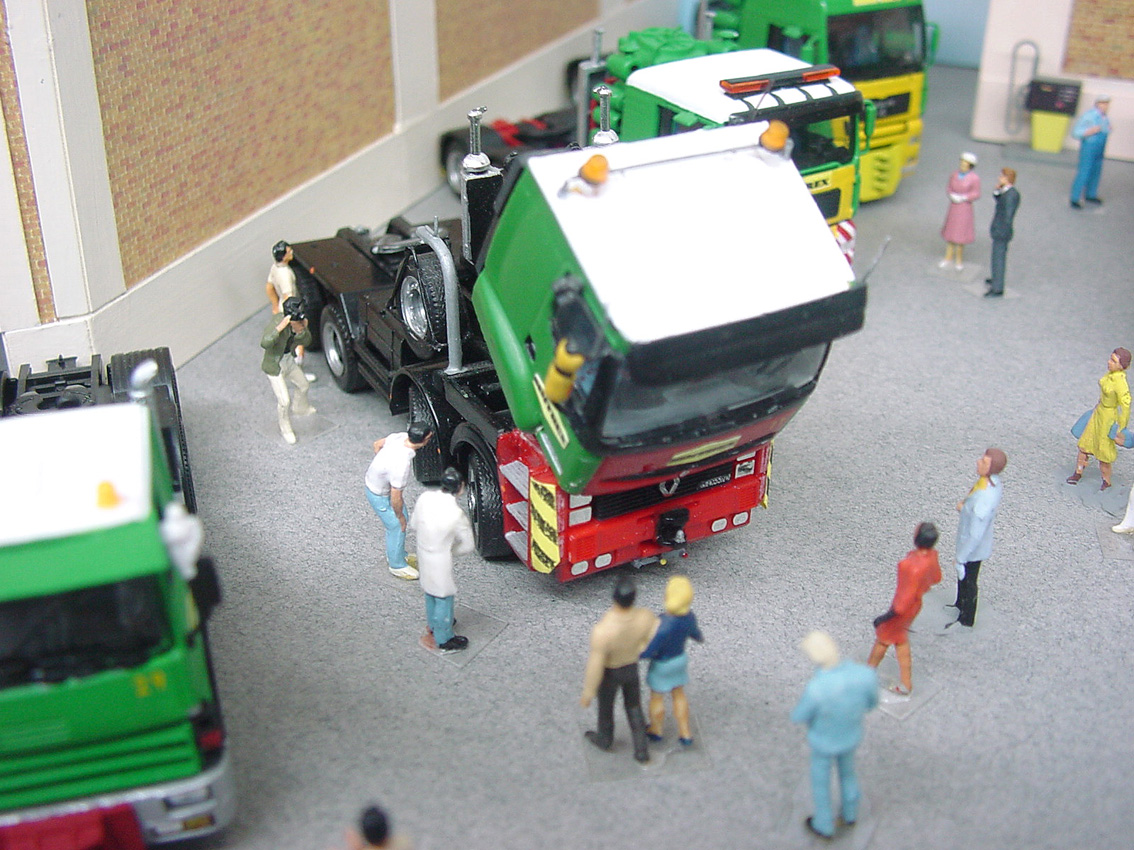 Tracteur TITAN Champion , cabine relevée