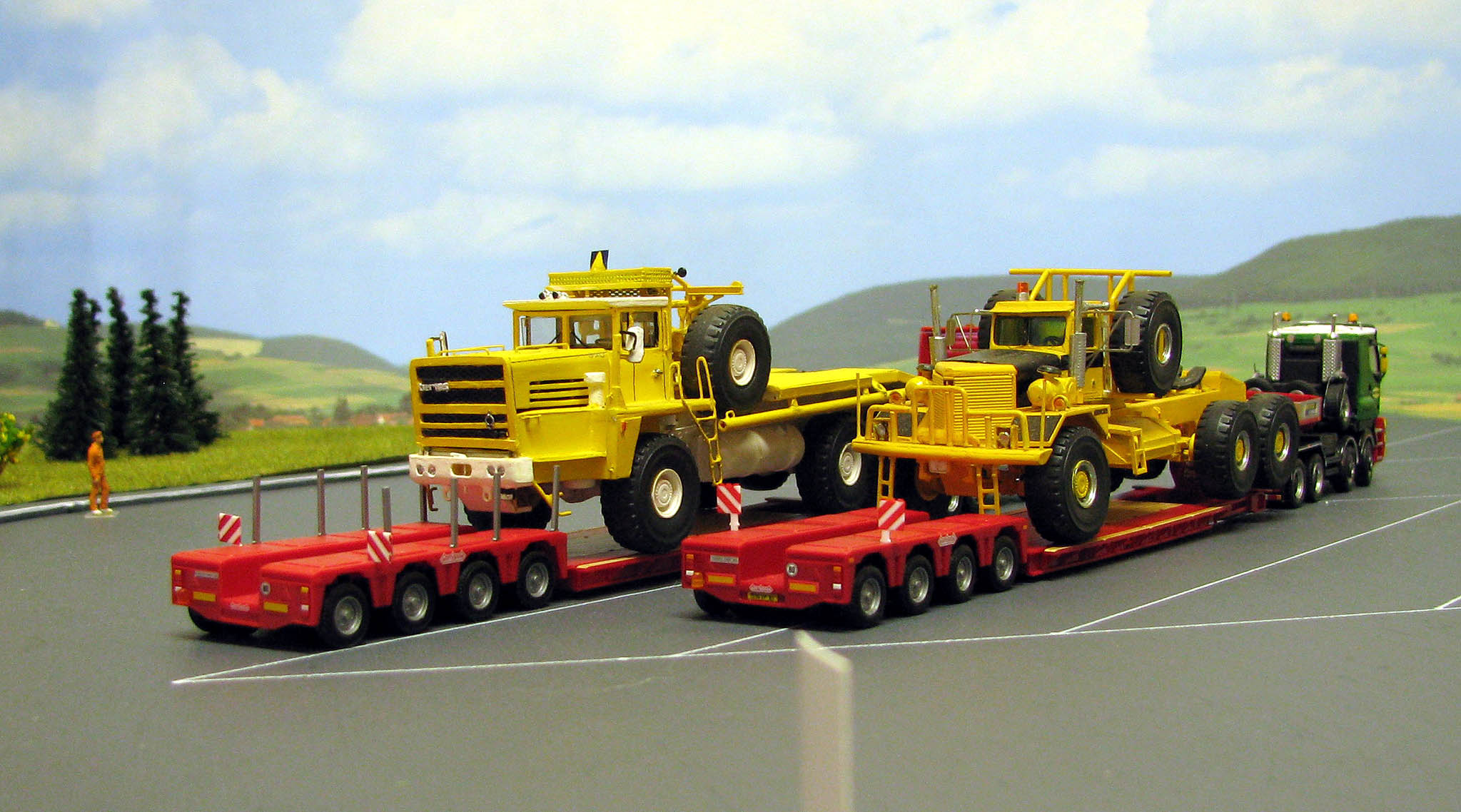 Du beau monde sur cette aire de repos:BERLIET GXO et KEN 953