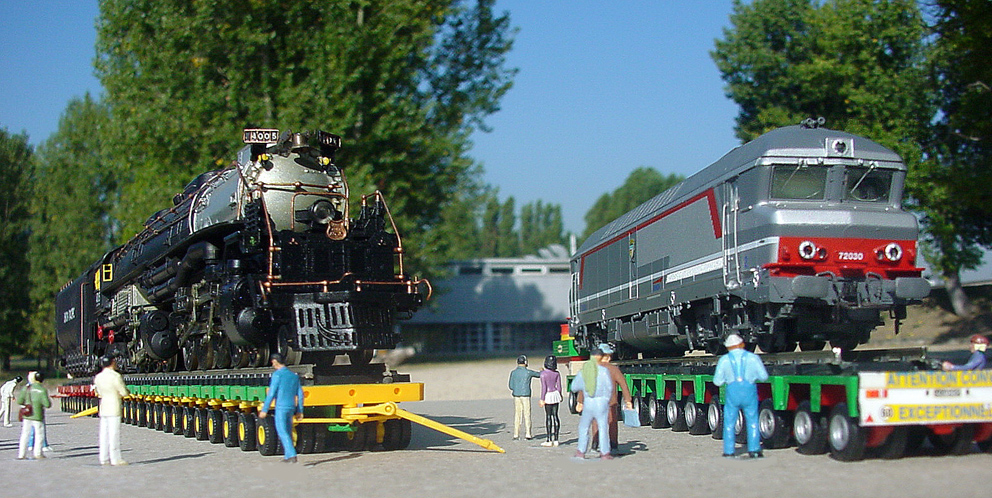 ENfin les deux machines, vedettes de l'A-G, tronent sur le parvis du complexe sportif d'Ezanville.