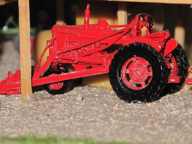 IH Farmall avec chargeur frontal.JPG