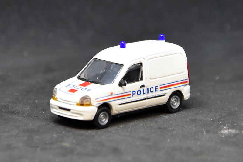 Camionnette de la police française