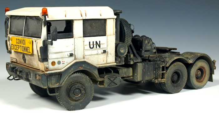 master-fighter-48901T-Renault-TRM-700-100- aux couleurs des Nations Unis.jpg