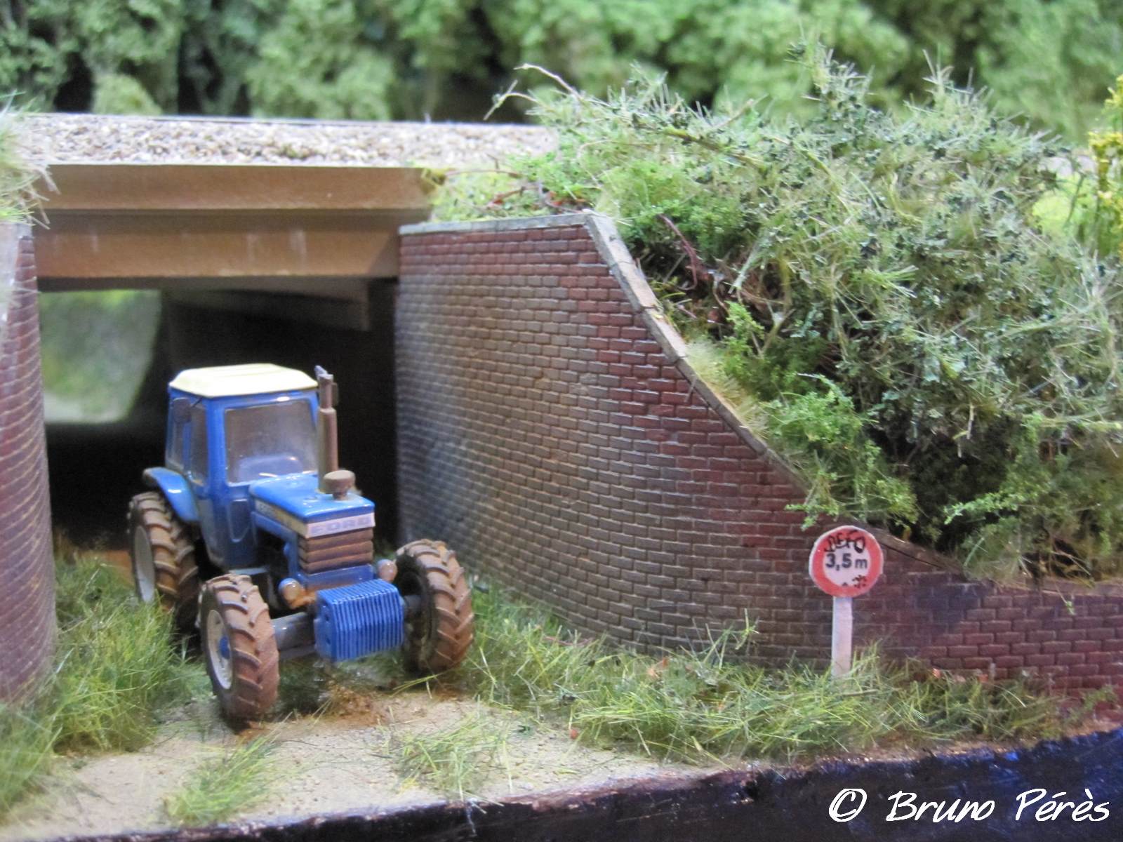 Patine terminée et tracteur en place sur un des modules de mon réseau