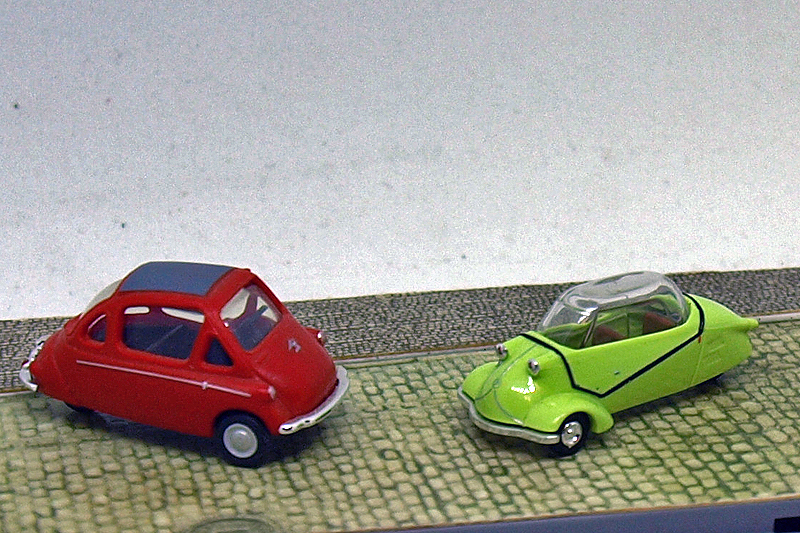 rouge : scooter à cabine Heinkel, vert : scooter à cabine Messerschmidt
