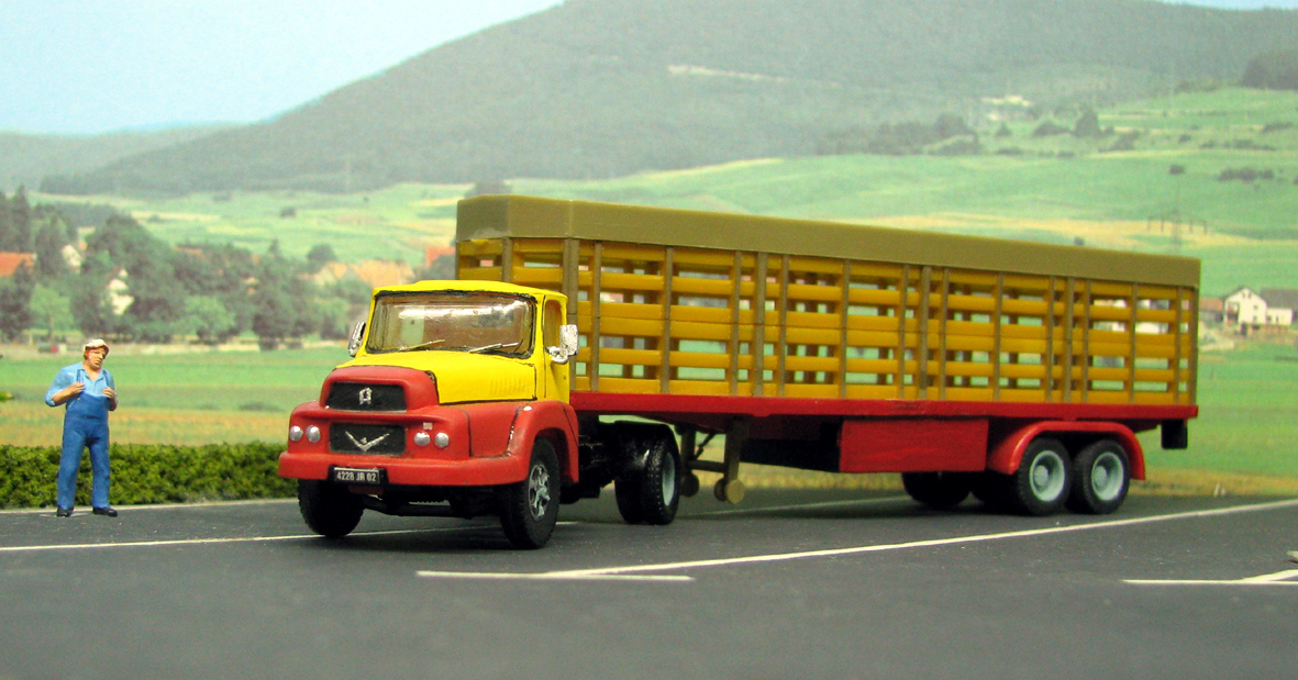 UNIC Izoard T 270 02.jpg