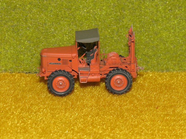 Latil H14 TL10 forestier.JPG