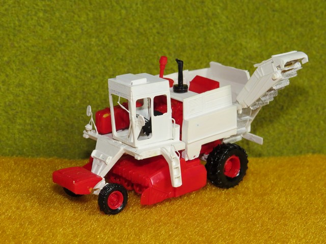 Fortschritt arracheuse de betteraves KS-6B.JPG