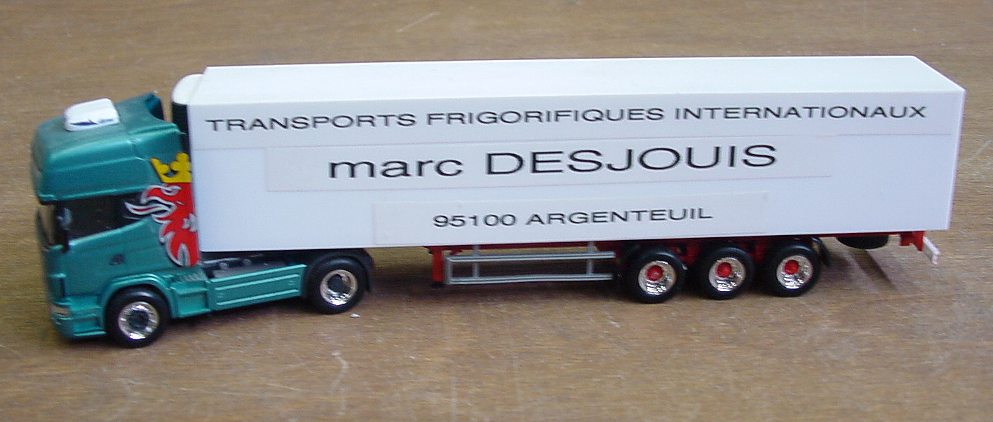 Son nom est sur la semi ....hommage !