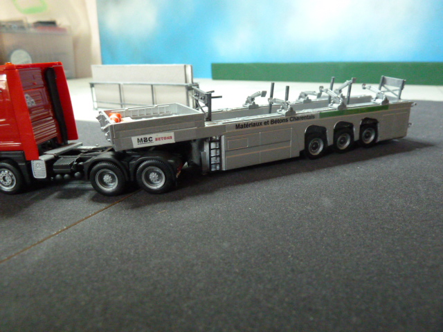 et c'est reparti pour un autre chargement d'éléments préfa