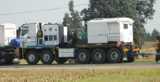 Abnormal_Load_Rotran_outside_Ogies._14.5.2012._(12037072574).jpg