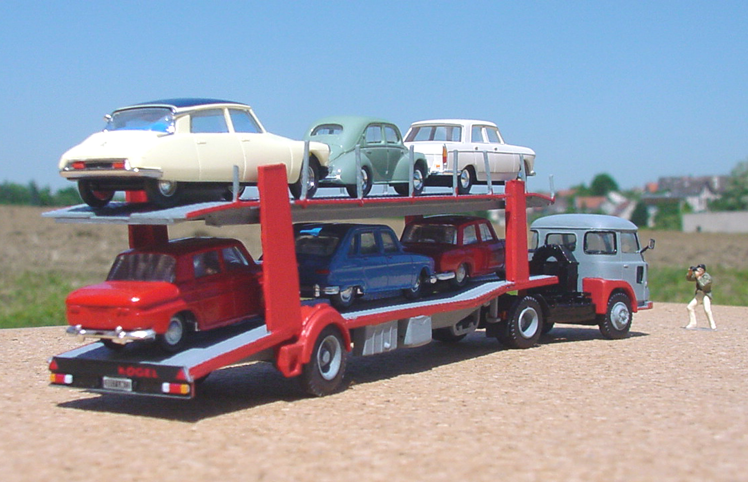 Le Somua JL 20 Porte-autos 08.jpg