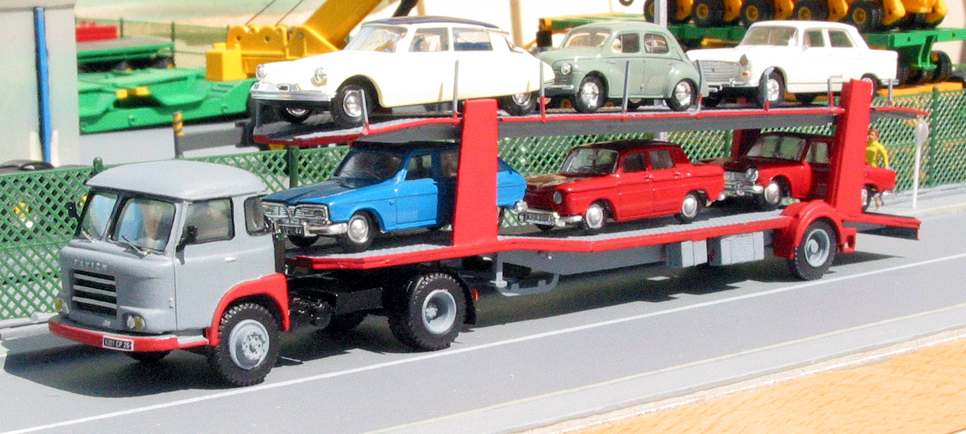 Le Somua JL 20 Porte-autos 10.jpg