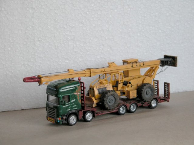 2687117460_1.jpg