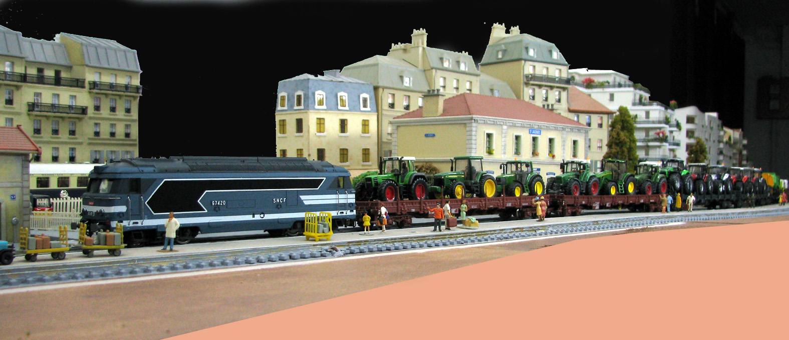 Train de matériel agricole.