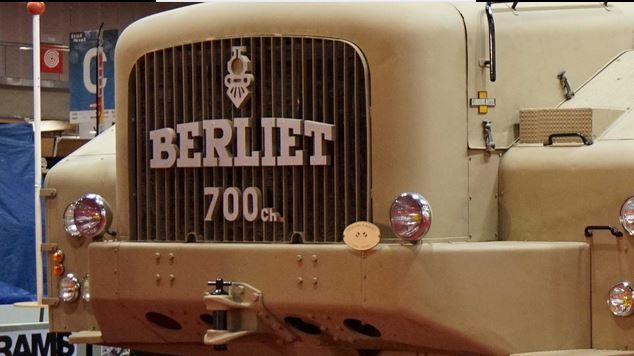 T 100 Rétromobile 2019 04.JPG