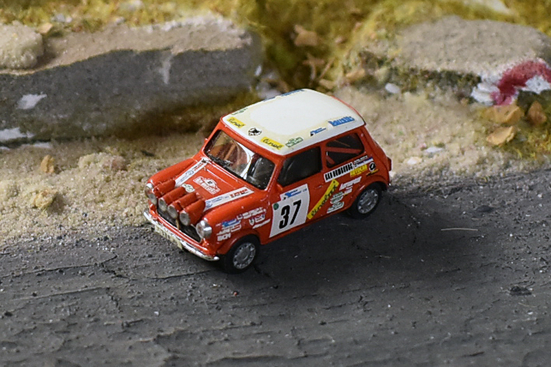 Morris Mini 1964/ Pilotes:P. Hopkirk; H. Liddon