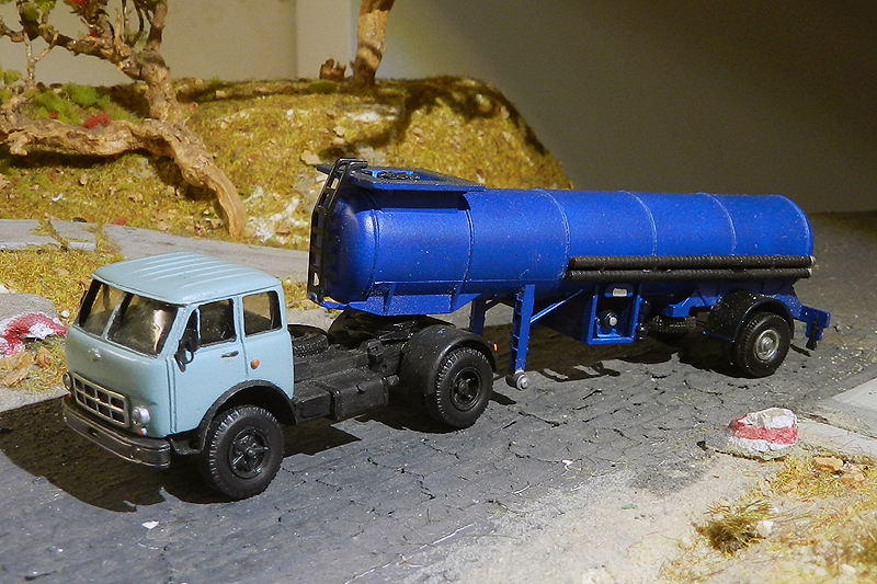 MAZ 5335 Transporteur à essence