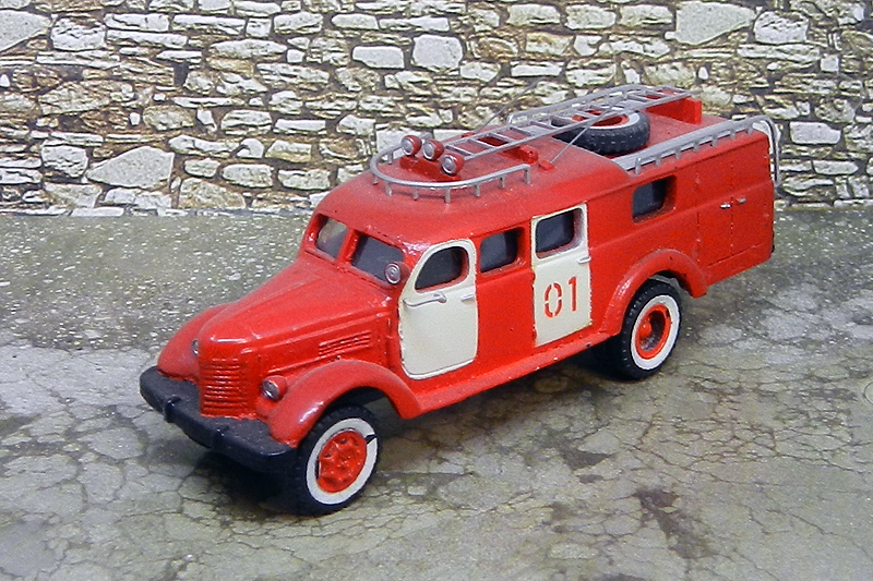 ZIL 164/ Véhicule d'incendie