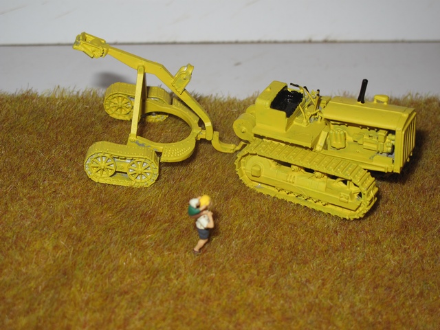 Caterpillar RD8 et arch Hyster .JPG