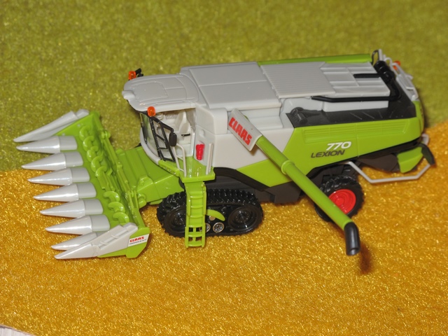 Claas moissonneuse- batteuse Lexion 770 TT .JPG