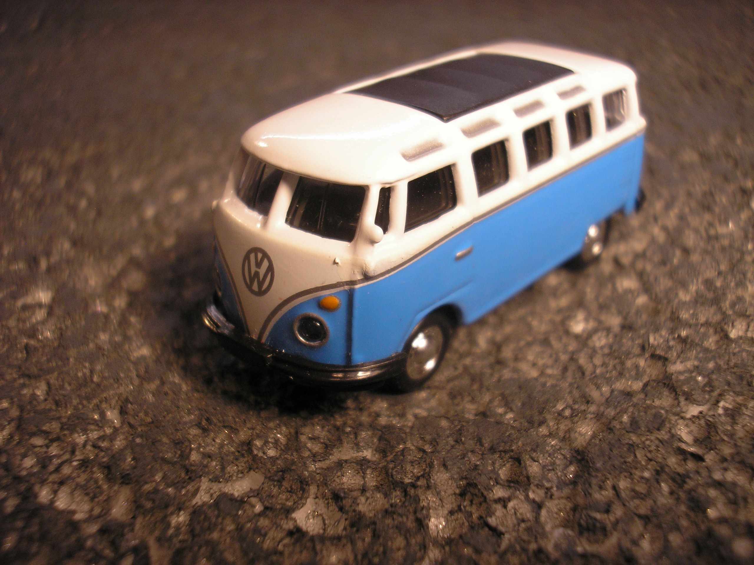 Malibu Intl. T1 "Shocking Blue"