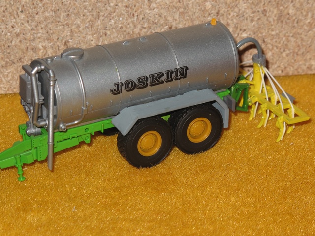Joskin tonne à lisier quadra.JPG