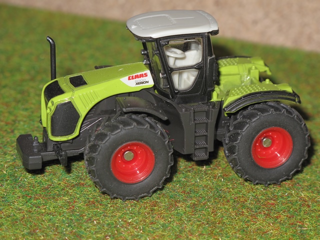 Claas xerion 5000;.JPG