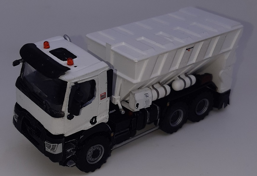 a207db60-9e75-47f8-8852-20b428cc262a-0.jpg