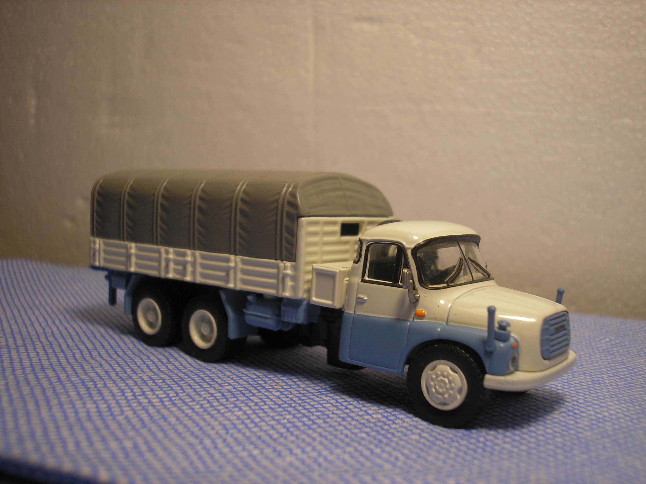 SCHUCO Tatra T-148