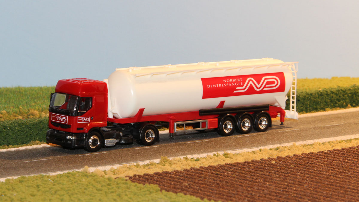 B1214.jpg