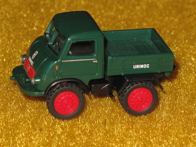Unimog U 401  .JPG