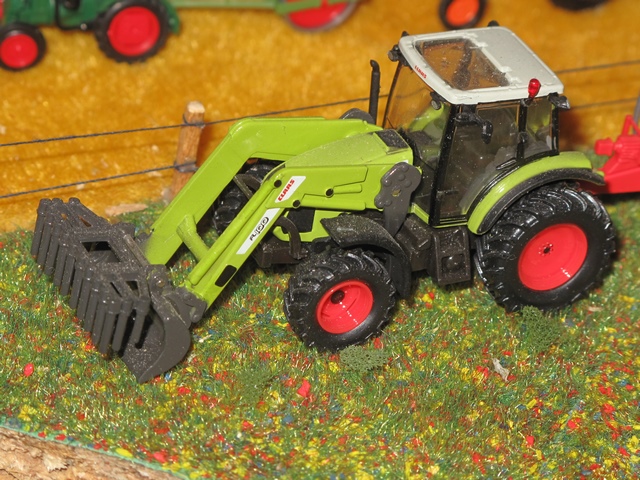 Claas Arion 630                    .JPG