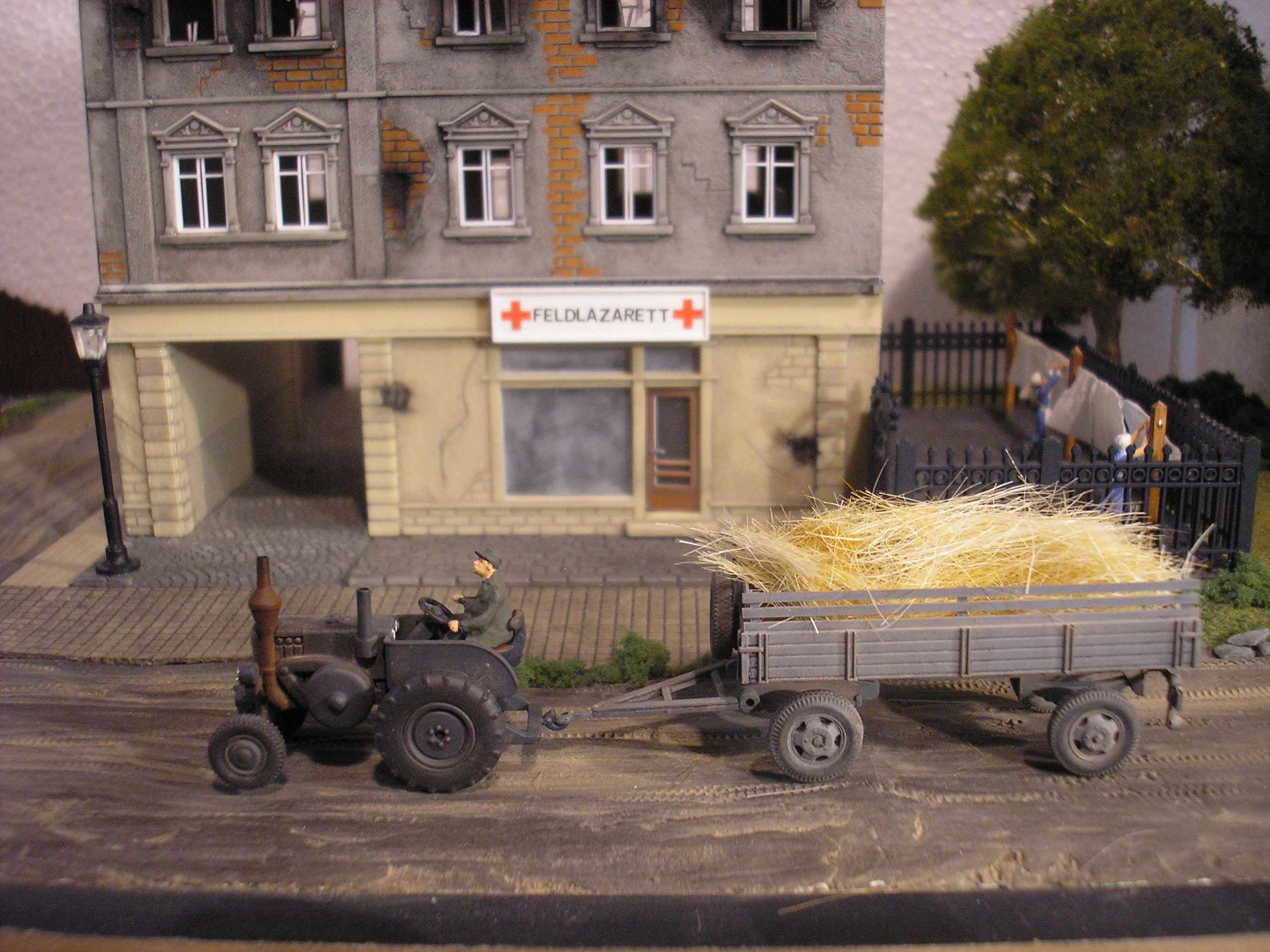 Wiking Lanz Bulldog/Herpa Hay wagon