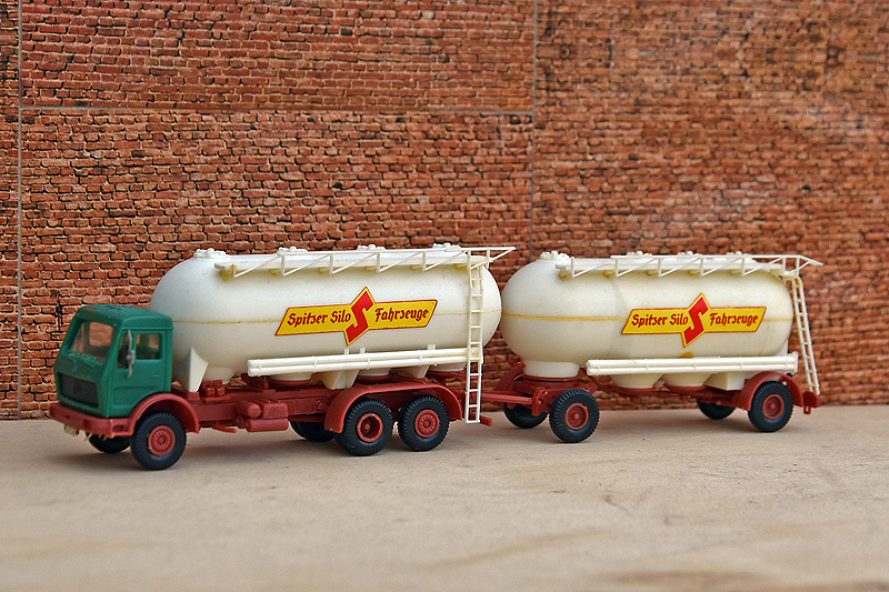 Modèle réduit Kibri, Mercedes Benz avec silo Spitzer