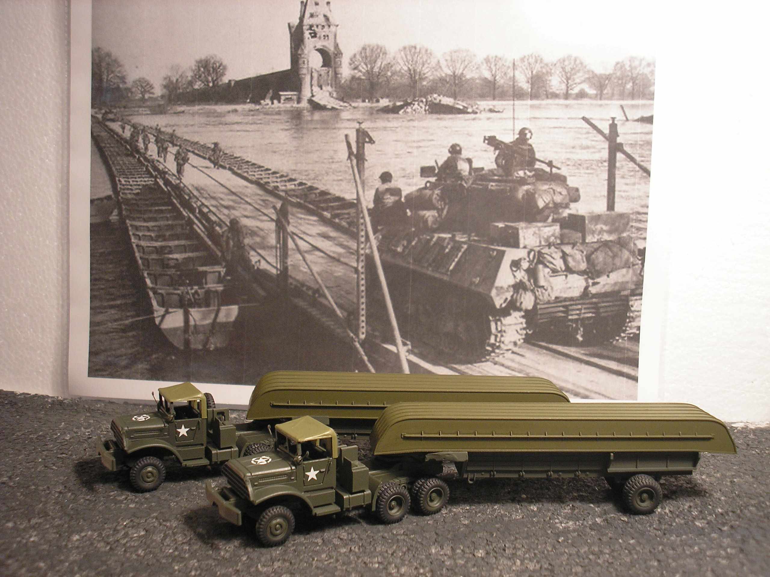 ROCO Corbitt Tractors /Pontoon Trailers with Pontoons